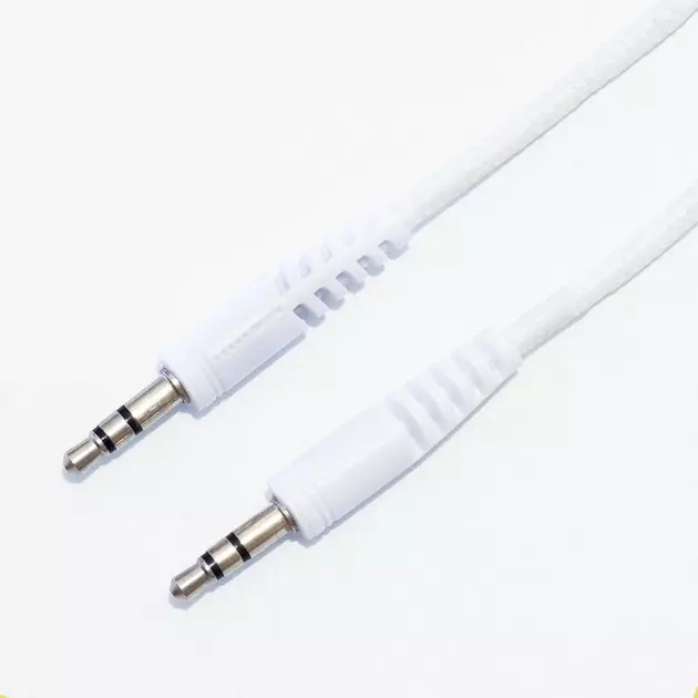 Кабель Xqisit Audio Cable 3.5 mm to 3.5 mm White (4029948026954)